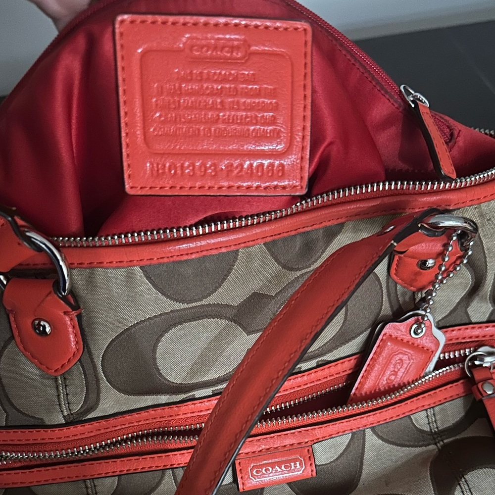 Coach - Picture 6 of 6